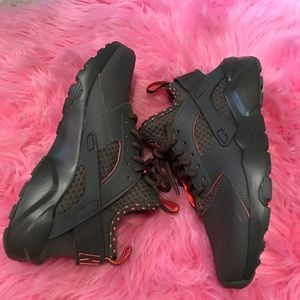 Women Nike Huaraches